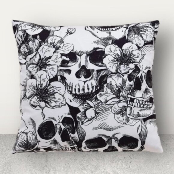 Pillow Cover Skulls Zipper Closure Large Black White Square 17.7 X 17.7 … - Picture 13 of 13